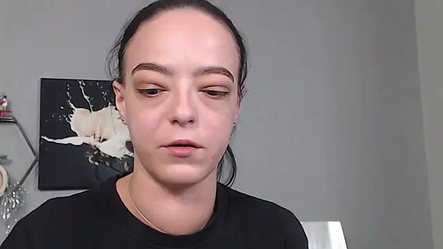 Snapshot of IzabelllNoir chatting on December 21, 2025, 9:16 am IzabelllNoir online show from December 21, 2025, 9:16 am