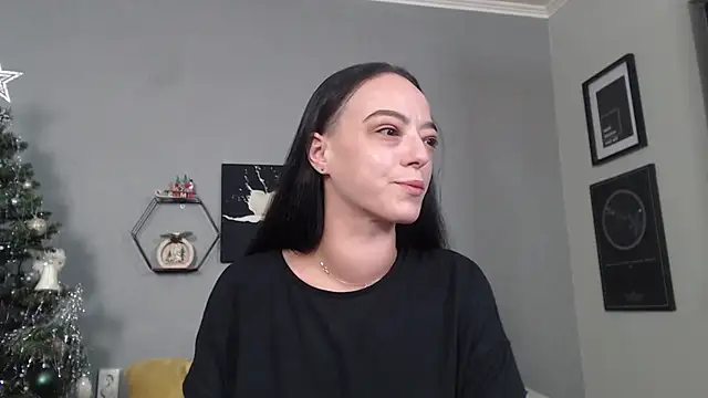 Snapshot of IzabelllNoir chatting on December 23, 2025, 6:11 am IzabelllNoir online show from December 23, 2025, 6:11 am