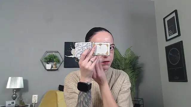 Snapshot of IzabelllNoir chatting on January 8, 2026, 9:33 am IzabelllNoir online show from January 8, 2026, 9:33 am