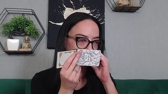 IzabelllNoir online show from February 6, 2026, 8:18 am