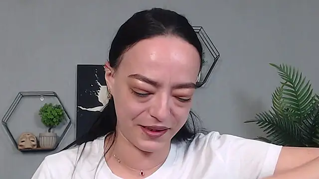 IzabelllNoir online show from May 21, 2026, 11:06 am