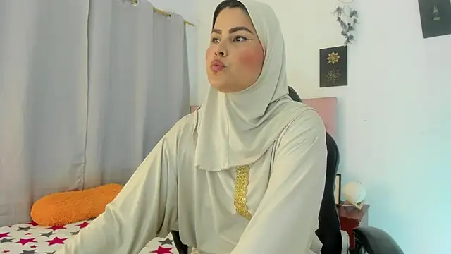 Snapshot of AishaAmin_ chatting on June 15, 2026, 12:07 pm AishaAmin online show from June 15, 2026, 12:07 pm
