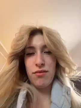 SerenaBennet online show from November 30, 2025, 11:25 am