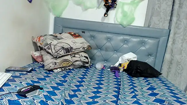 andre20a31 online show from October 30, 2025, 4:36 am