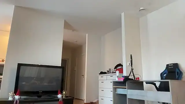 cumwithmee3 online show from January 8, 2026, 1:24 pm