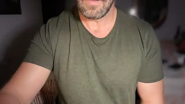 Snapshot of Mr_Beef chatting on September 25, 2025, 7:50 pm Mr Beef online show from September 25, 2025, 7:50 pm