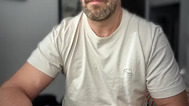 Snapshot of Mr_Beef chatting on October 6, 2025, 11:40 am Mr Beef online show from October 6, 2025, 11:40 am