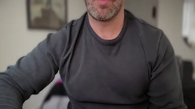 Snapshot of Mr_Beef chatting on November 3, 2025, 3:02 pm Mr Beef online show from November 3, 2025, 3:02 pm