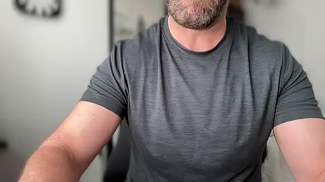 Snapshot of Mr_Beef chatting on June 12, 2026, 1:10 pm Mr Beef online show from June 12, 2026, 1:10 pm