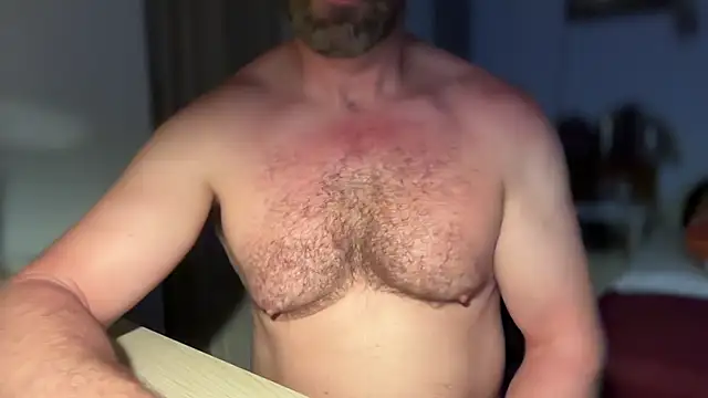 Snapshot of Mr_Beef chatting on July 8, 2026, 10:14 pm Mr Beef online show from July 8, 2026, 10:14 pm