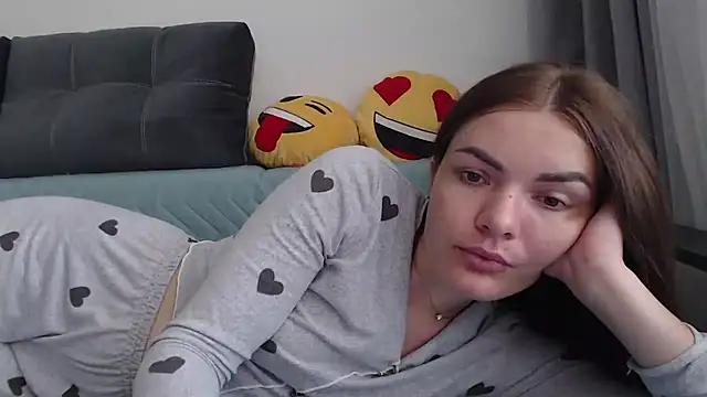 Snapshot of _JustmeHere_ chatting on July 19, 2026, 8:51 am JustmeHere online show from July 19, 2026, 8:51 am