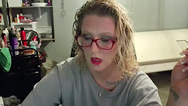 Lisalovely6981 online show from February 10, 2025, 11:36 am