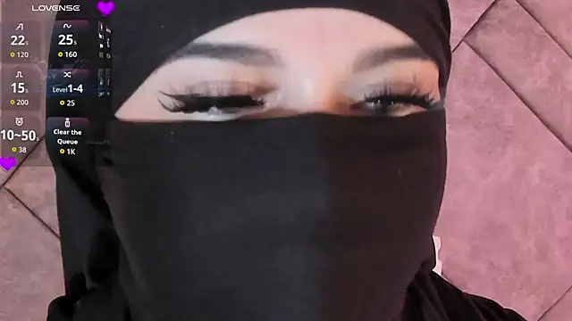 anna-henao online show from November 22, 2025, 6:51 pm