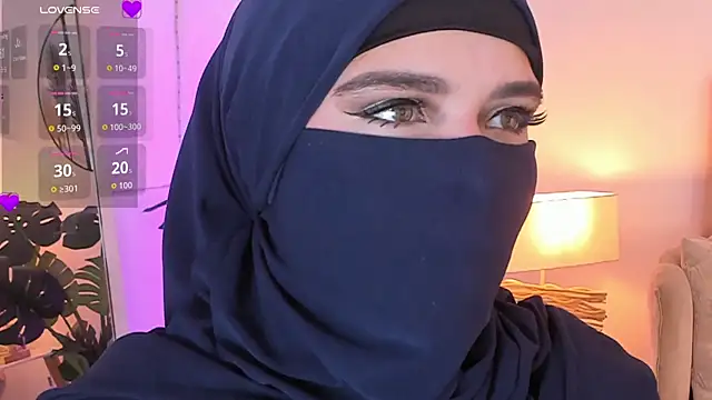 anna-henao online show from March 18, 2026, 12:47 am