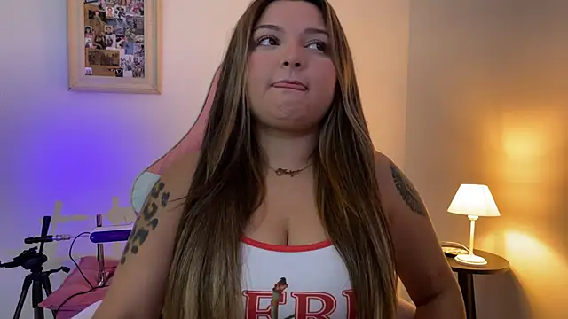 Snapshot of SweetPaige_ chatting on February 12, 2026, 3:07 pm SweetPaige online show from February 12, 2026, 3:07 pm