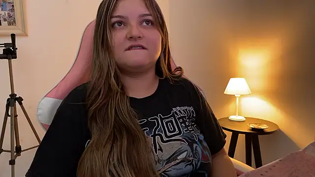 Snapshot of SweetPaige_ chatting on February 19, 2026, 2:02 pm SweetPaige online show from February 19, 2026, 2:02 pm