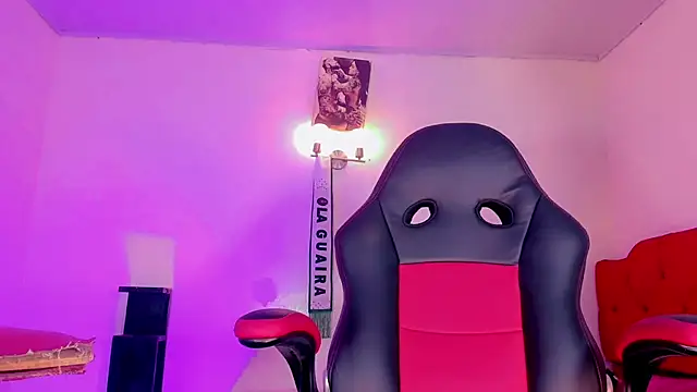 naomy  xx online show from November 7, 2025, 11:21 am