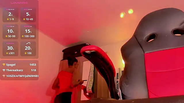 naomy  xx online show from March 15, 2026, 9:10 pm