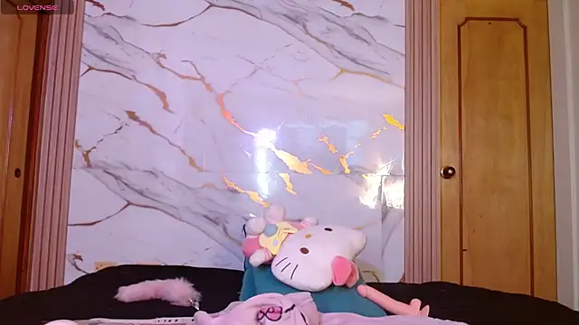kittycatw online show from June 30, 2026, 7:31 am