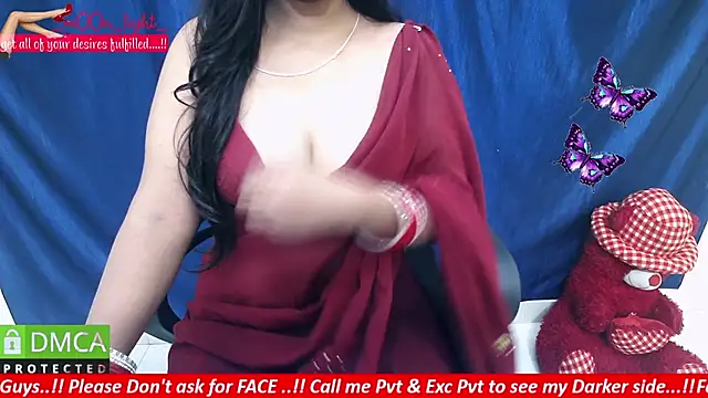 Snapshot of _mOOn_light_ chatting on January 1, 2025, 12:44 pm mOOn light online show from January 1, 2025, 12:44 pm
