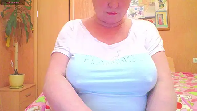 Snapshot of mira_robinsonnn chatting on February 7, 2026, 8:01 pm mira robinsonnn online show from February 7, 2026, 8:01 pm