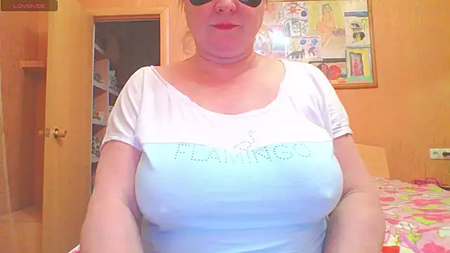 Snapshot of mira_robinsonnn chatting on February 9, 2026, 10:47 pm mira robinsonnn online show from February 9, 2026, 10:47 pm