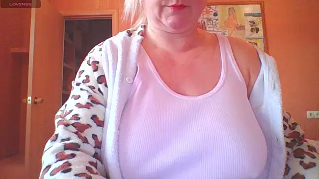 Snapshot of mira_robinsonnn chatting on February 20, 2026, 3:03 am mira robinsonnn online show from February 20, 2026, 3:03 am