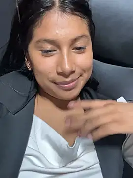 LinnaGardenia online show from December 26, 2024, 10:52 pm