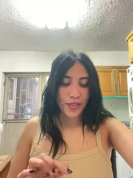 Snapshot of LunaAurora3 chatting on December 1, 2024, 11:47 pm LunaAurora3 online show from December 1, 2024, 11:47 pm