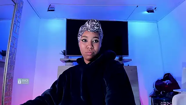 Snapshot of Mikeyla-Russo chatting on January 22, 2025, 12:48 am Mikeyla-Russo online show from January 22, 2025, 12:48 am