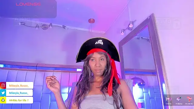 Snapshot of Mikeyla-Russo chatting on September 24, 2025, 7:28 pm Mikeyla-Russo online show from September 24, 2025, 7:28 pm