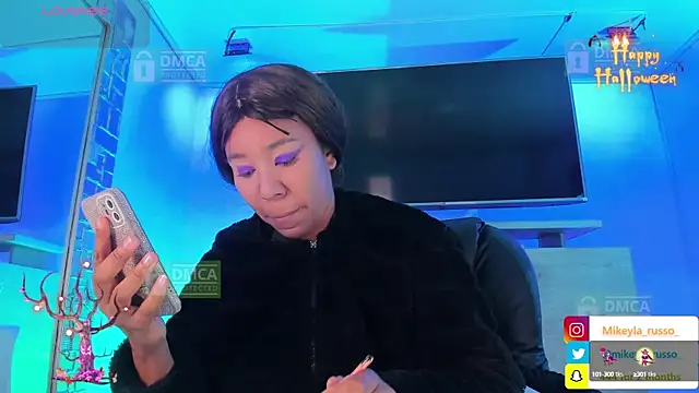 Snapshot of Mikeyla-Russo chatting on October 7, 2025, 7:44 pm Mikeyla-Russo online show from October 7, 2025, 7:44 pm