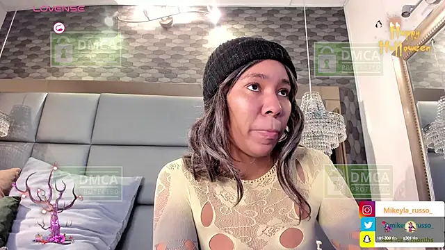 Snapshot of Mikeyla-Russo chatting on October 15, 2025, 8:09 pm Mikeyla-Russo online show from October 15, 2025, 8:09 pm