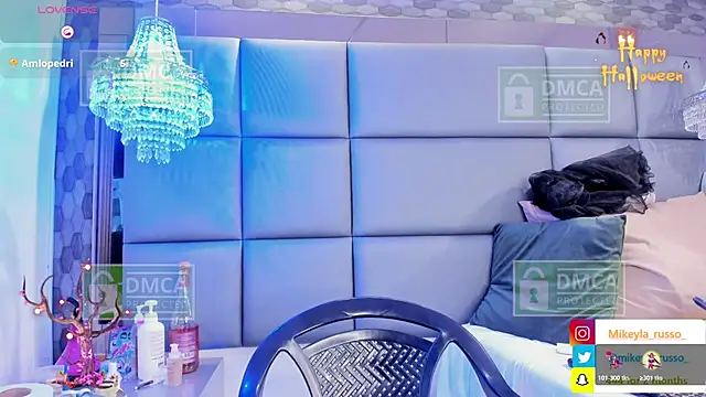 Snapshot of Mikeyla-Russo chatting on October 18, 2025, 11:49 pm Mikeyla-Russo online show from October 18, 2025, 11:49 pm