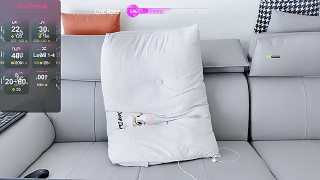 Snapshot of _YouY_ chatting on December 23, 2024, 2:56 am YouY online show from December 23, 2024, 2:56 am