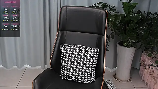  YouY  online show from January 14, 2025, 6:13 am