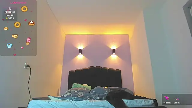 Sofia Clauss  online show from October 3, 2025, 6:32 am