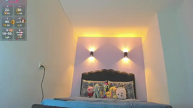 Sofia Clauss  online show from October 19, 2025, 4:24 am