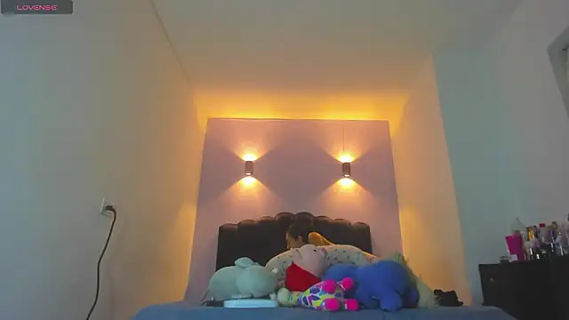 Sofia Clauss  online show from March 16, 2026, 4:18 am