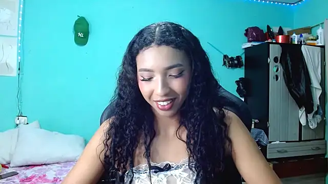Snapshot of sensitive_brunette chatting on April 24, 2026, 11:40 pm sensitive brunette online show from April 24, 2026, 11:40 pm