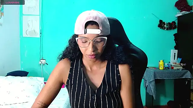 Snapshot of sensitive_brunette chatting on June 11, 2026, 2:53 am sensitive brunette online show from June 11, 2026, 2:53 am