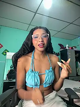 Snapshot of sensitive_brunette chatting on July 12, 2026, 2:02 am sensitive brunette online show from July 12, 2026, 2:02 am