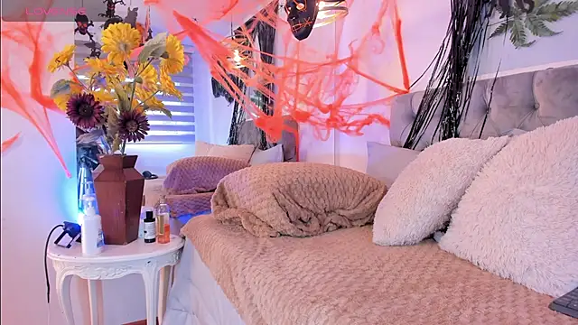 Tom cooper  online show from October 19, 2025, 12:39 pm