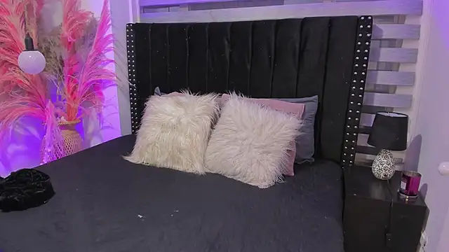 Sofiia-Rubb online show from December 24, 2024, 4:22 am