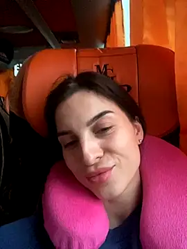 Snapshot of RebecaMur chatting on October 7, 2025, 7:27 am RebecaMur online show from October 7, 2025, 7:27 am