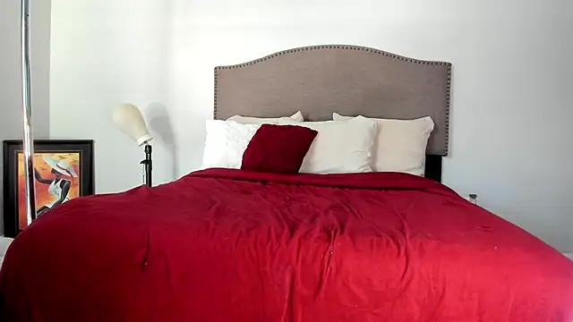 yiauana online show from September 19, 2025, 4:18 pm