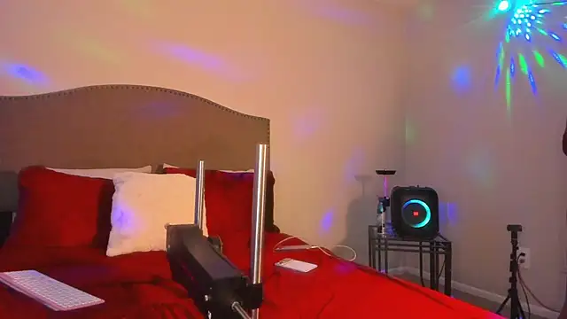 yiauana online show from December 1, 2025, 3:28 pm