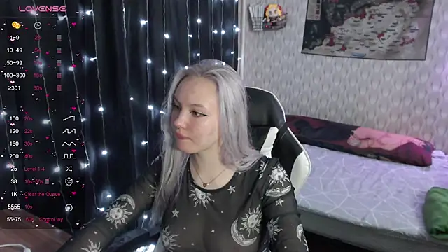 VikaPowers online show from December 12, 2024, 7:37 pm