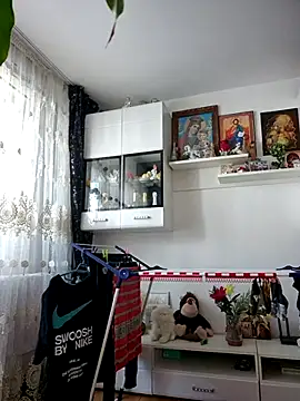 AvaLloyd online show from February 19, 2025, 10:45 am