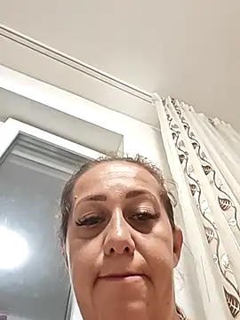 AvaLloyd online show from September 9, 2025, 2:00 am